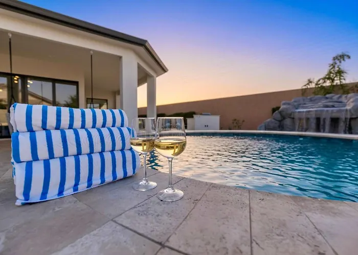 Luxury Lounge - 5br Pool&spa Sauna Firepit Holiday home *